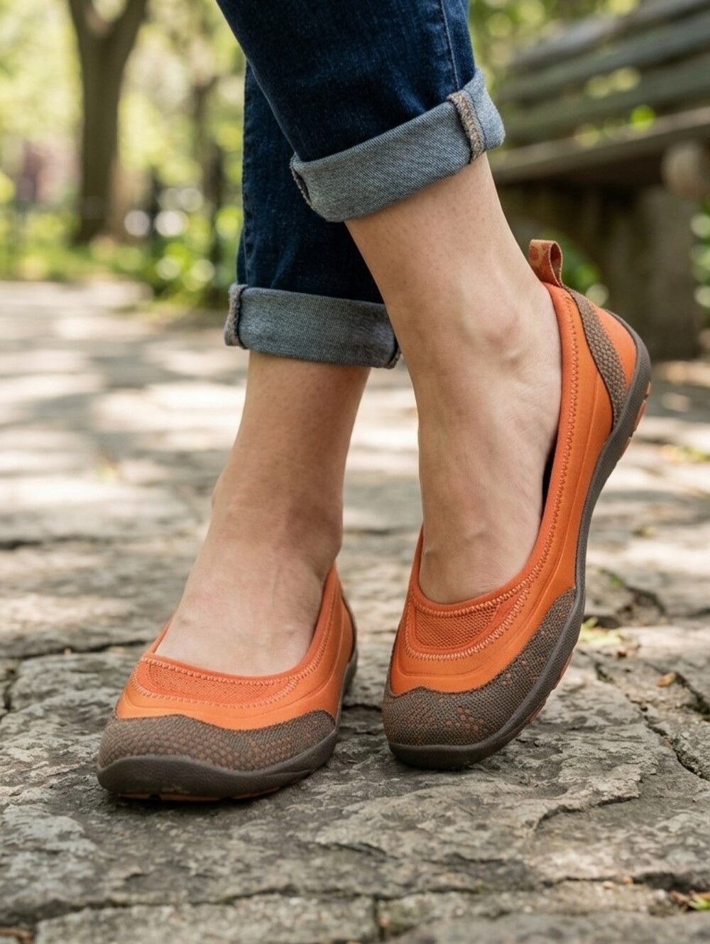 Woolrich Orange Black Slip-On Water Shoes Size 6.5 Lightweight Round Toe Comfort